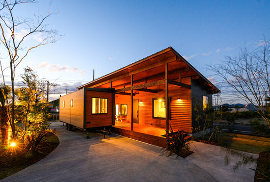 <p>オーダーメイドのトレーラーハウスの施工販売</p>